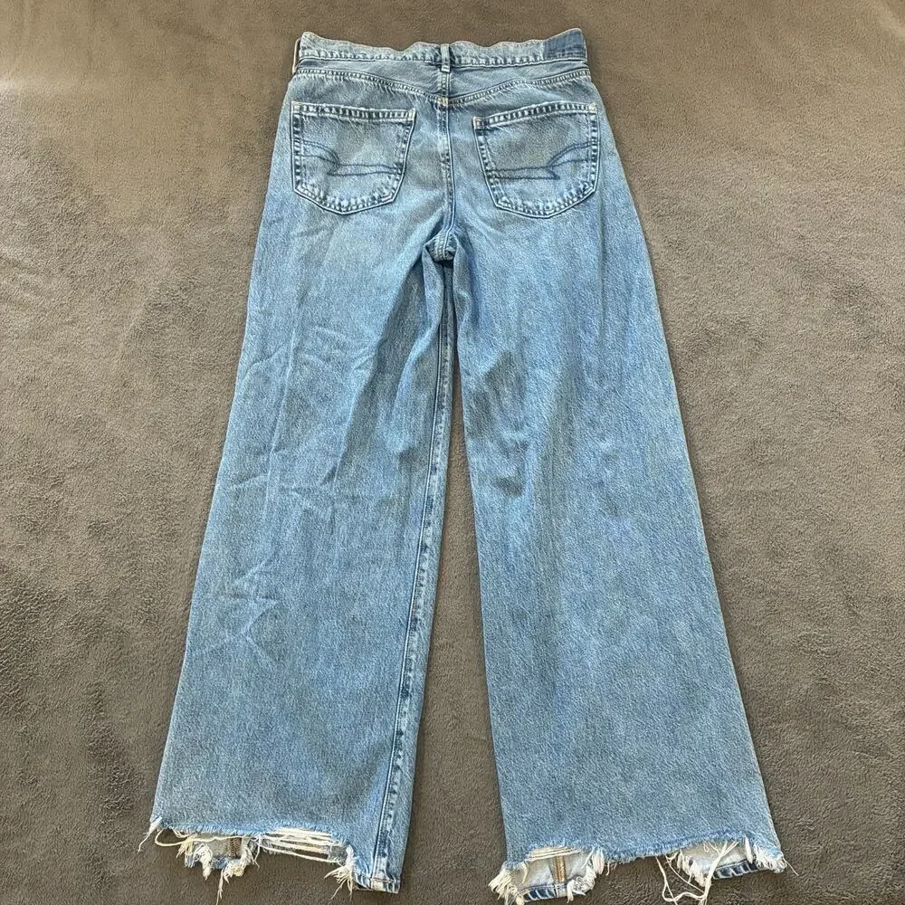 American Eagle Light Wash Blue Super High Rise Baggy Wide Leg Jeans Women's Sz 6 - Picture 2 of 10